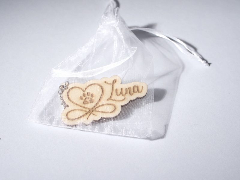 Personalisierter Holz-Schlüsselanhänger "Lady Luna" – Bild 9